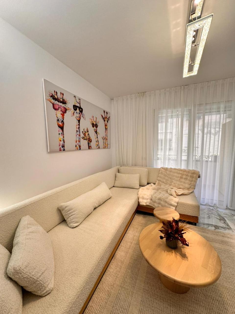 Agate City Center Apartment Tirana Extérieur photo